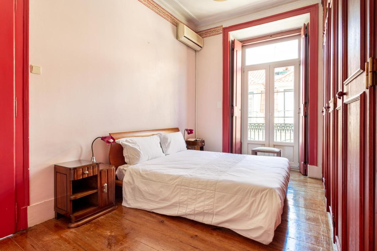 Joivy Vibrant 3-bed With Balcony Lisboa