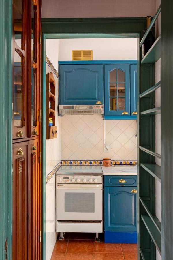 Joivy Vibrant 3-bed With Balcony Lisboa